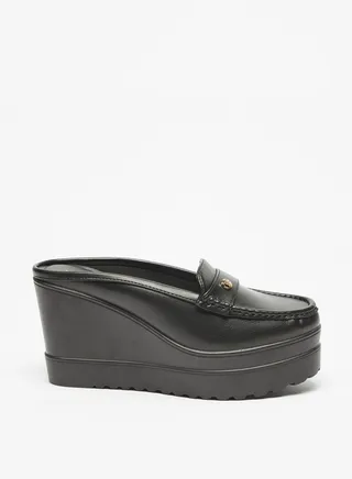 Womens Textured Slip-On Loafers 