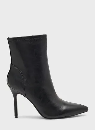 Pointed Toe Heeled Boots 