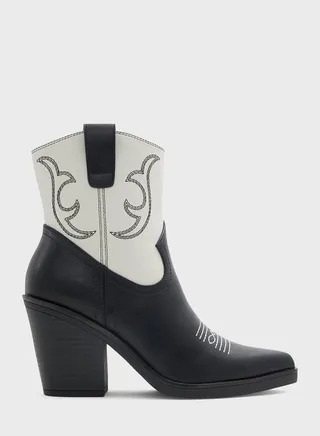Wildwest Ankle Boots 