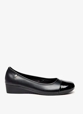 Women Solid Slip-On Shoes with Wedge Heels 