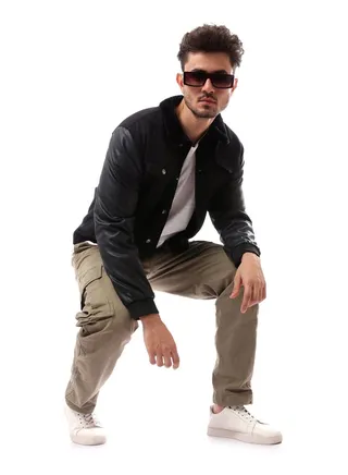 Buttoned Casual Winter Jacket With Leather Sleeves_Black 