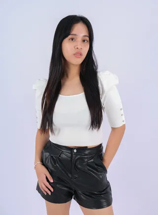 Women’s Elastic Cuff Sleeves Round Neck Crop Top in New Cream 