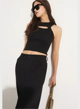 Crew Neck Cut Out Crop Top 