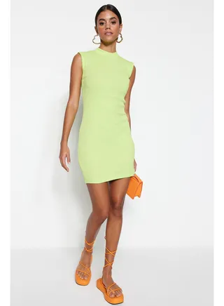 Lime Sleeveless Crew Neck Body-fitting Knitted Dress TWOSS22EL2819 