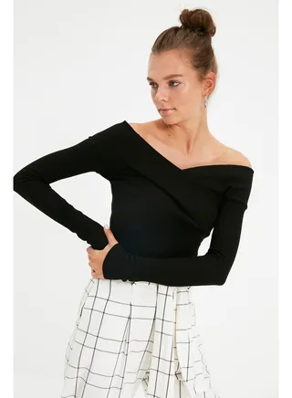 Black Slim Snaps Carmen Collar Ribbed Flexible Knitted Body TWOAW21BD0053 