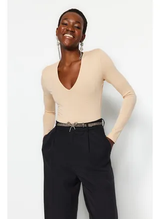 Stone Knitted Deep V Neck Body With Snap Button TPRAW22BD0084 