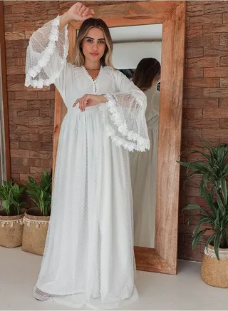Comfortable and elegant maternity reception robe 