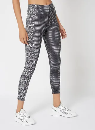 Women's High Rise Sports Training Workout Stretch Leggings With Elastic Waist And Checked Print Pattern Black/White 