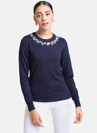 NECK EMBELLISHED PULLOVER 