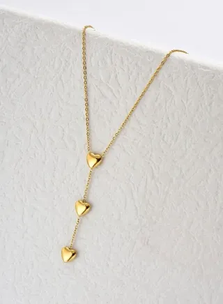 Elegant 18k Gold Plated Necklace Designed With Three Hearts 