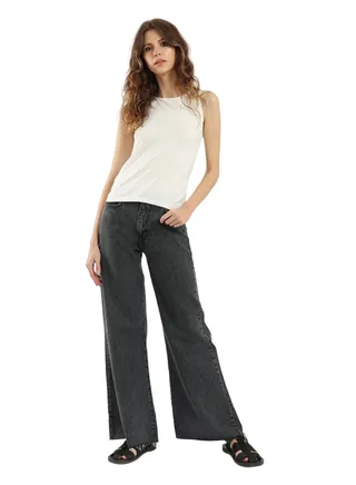 Sleeveless Crew Neck Top 