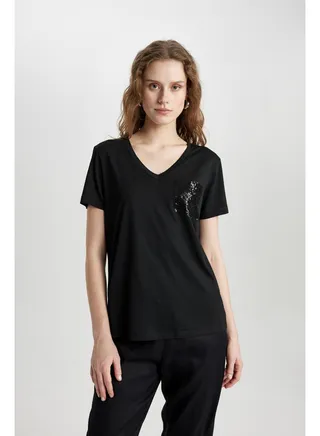 Woman Regular Fit V Neck Knitted Short Sleeve T-Shirt 