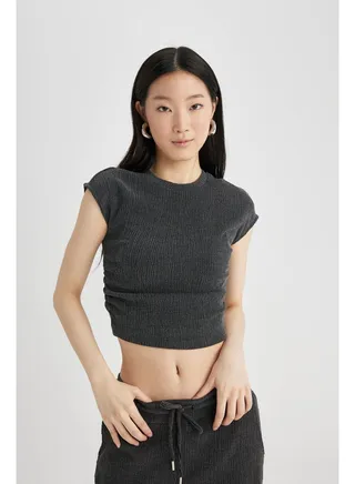 Woman Slim Fit Mock Neck Knitted Short Sleeve T-Shirt 