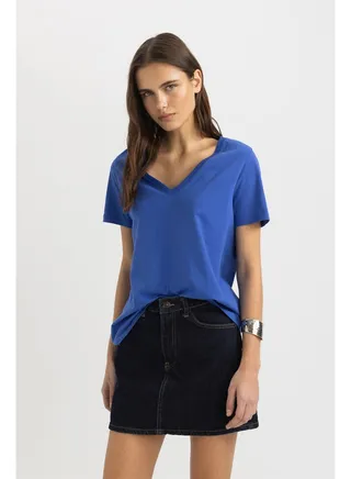 Woman Regular Fit V Neck Knitted Short Sleeve T-Shirt 