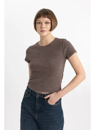 Woman Fitted Crew Neck Knitted Short Sleeve T-Shirt 