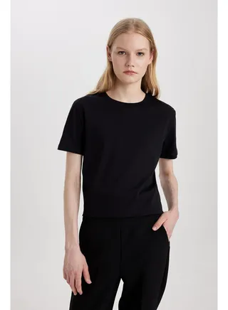 Woman Regular Fit Crew Neck Knitted Short Sleeve T-Shirt 