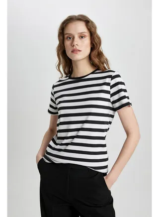 Woman Regular Fit Crew Neck Knitted Short Sleeve T-Shirt 