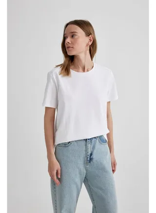 Woman Regular Fit Crew Neck Knitted Short Sleeve T-Shirt 