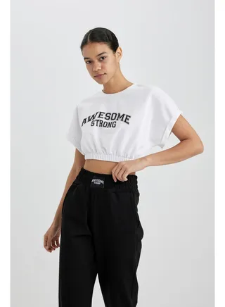 Woman Cropped Fit Crew Neck Knitted Short Sleeve T-Shirt 