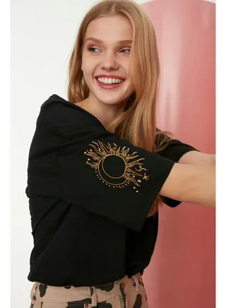 Black 100% Cotton Sleeve Embroidered Relaxed/Wide Relaxed Cut Crew Neck Knitted T-Shirt TWOSS20TS0285 