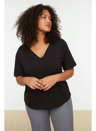Black V-Neck Basic Knitted T-Shirt TBBSS22BF0028 