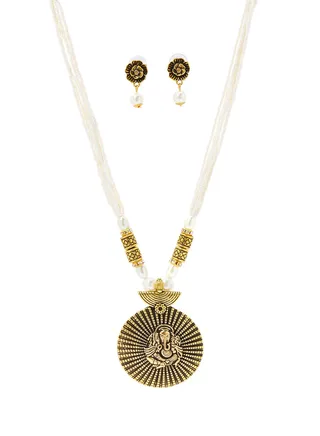 Elegant Necklace and Earrings Set 