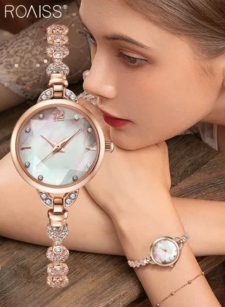 Women's Bracelet Quartz Watch with Analog Display Round White Dial and Heart Design Rhinestone Bracelet Waterproof Elegant Wristwatch as Gift for Ladies 