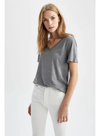 Woman Regular Fit V Neck Knitted Short Sleeve T-Shirt 