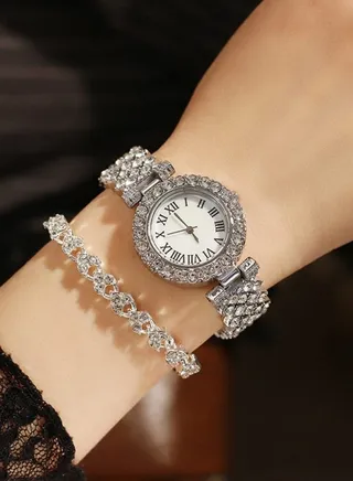 Ladies Wristwatch and Bracelet Set Exquisite and Fashionable Diamond Watch for Women 