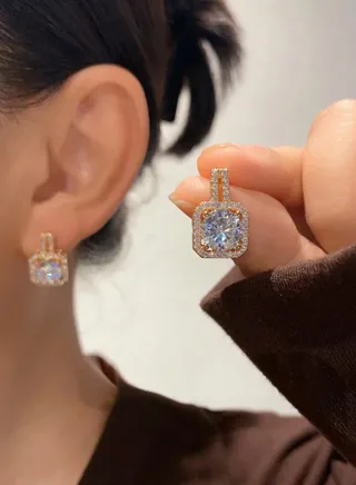 Elegant And Trendy Earrings For Women 