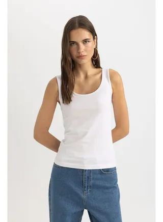 Woman Slim Fit C Neck Sleeveless Knitted Top 
