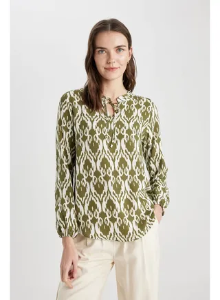 Woman Regular Fit C Neck Woven Long Sleeve Blouse 