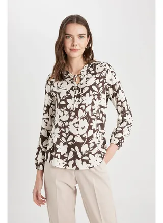 Woman Regular Fit C Neck Woven Long Sleeve Blouse 