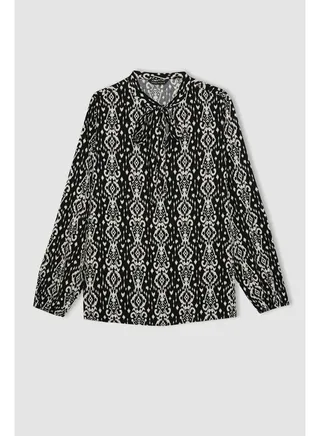 Woman Regular Fit Bowtie Woven Long Sleeve Blouse 