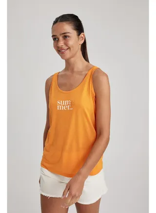 Woman Regular Fit Crew Neck Knitted Top 