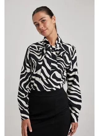 Woman Regular Fit Bowtie Long Sleeve Woven Long Sleeve Blouse 