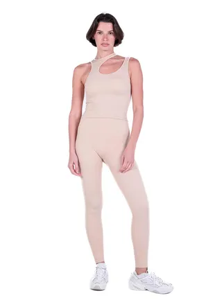 SEAMLESS TOP WITH NECK CUTOUT 