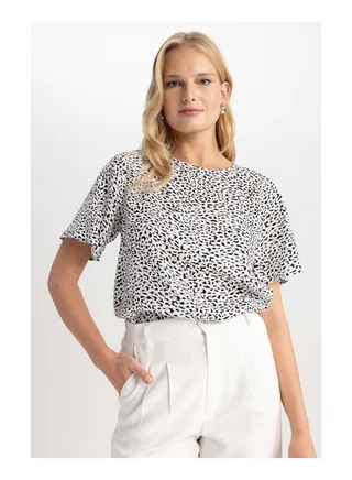 Woman Regular Fit Round Collar Woven Short Sleeve Blouse 
