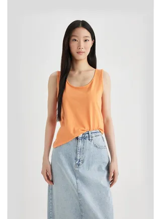 Woman Slim Fit C Neck Sleeveless Knitted Top 