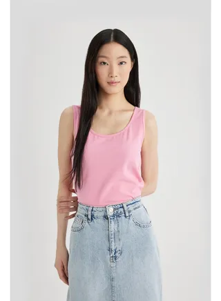 Woman Slim Fit C Neck Sleeveless Knitted Top 