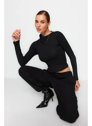 Black Ribbed Asymmetrical Collar Detail, Fitted/Slip-On Knitted Blouse TWOAW24BZ00246. 