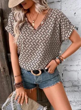 SHEIN LUNE Allover Print Batwing Sleeve Blouse 