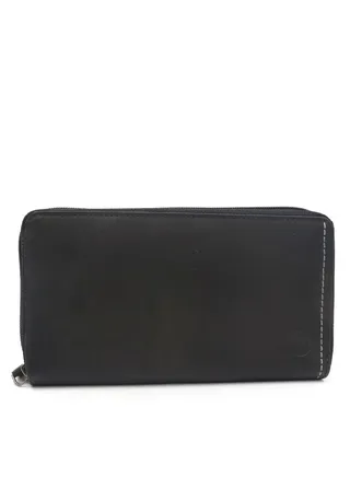 Gai Mattiolo Black Color Purse: A Stylish Blend of Elegance and Functionality 