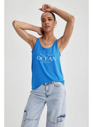 Woman Regular Fit Crew Neck Knitted Top 