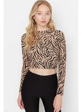 Multicolored Patterned Fitted/Simple Crew Neck Crop Stretchy Knitted Blouse TWOAW22BZ0505. 