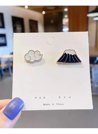 Wind And Volcano Brooch 