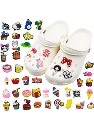 100PCS Random Shoe Decoration Charms Cartoon Shoe Buckle Pvc Different Unisex-Adult, Shoe Jewelry Accessories Decoration for Boys Teens Gifts Crocs Shoe Buckle (Random Shoe Accessories) 