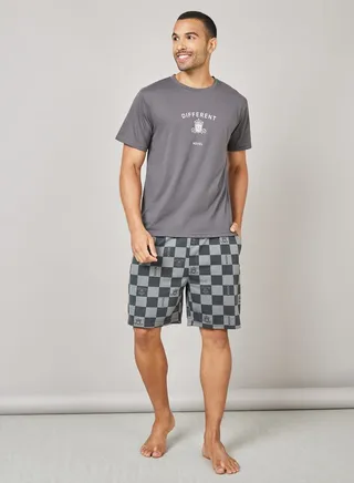 Different Graphic Print Crew Neck T-shirt and Checkered Shorts Set 