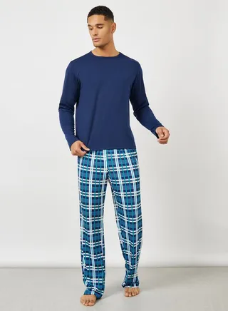 Solid Long Sleeve T-Shirt & Checkered Pyjama Set 