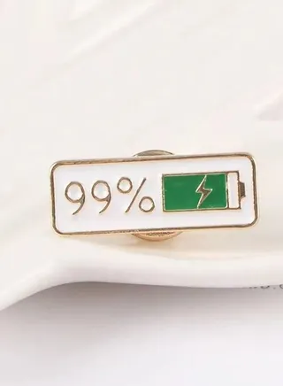 Distinctive and elegant metal pin brooch with 99% battery charge design 